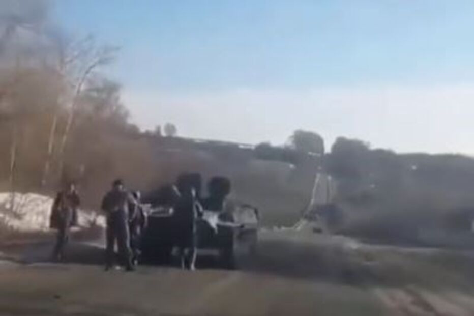 Ucraniano oferece-se para rebocar tanque russo de volta à Rússia após ficar sem combustível