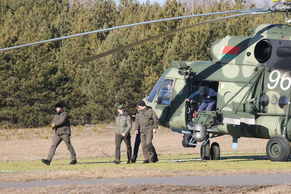 Chegada da delegação ucraniana à fronteira com a Bielorrússia