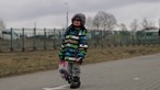 Emocionante: menino atravessa fronteira da Ucrânia para a Polónia em lágrimas