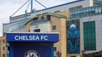 Sanções a Abramovich suspendem venda do Chelsea. Clube impedido de vender bilhetes e negociar jogadores