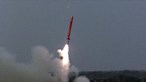 Japão afirma que míssil norte-coreano lançado hoje caiu em zona económica exclusiva