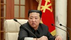 Kim Jong-un culpa trabalhadores pelo aumento de casos de Covid-19 