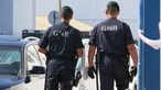 GNR detém três homens por furto em interior de veículos em Sesimbra e Alfarim