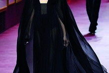 Propostas de alta costura das casas Dior, Rochas e Saint Laurent 