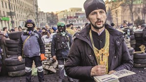 Guerra Rússia-Ucrânia: Resistência ou morte em Kiev 