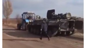 Agricultores ucranianos inativam por GPS equipamentos agrícolas roubados por tropas russas