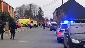 Pelo menos seis mortos após carro a alta velocidade atropelar multidão na Bélgica