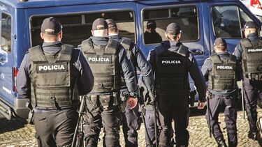 PSP nega agressões mas investiga denúncia de bastonadas a menor na Amadora