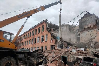 Escola ucraniana destruída