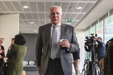 Orlando Figueira cumpre 6 anos e 8 meses de prisão, por corrupção, branqueamento e outros crimes