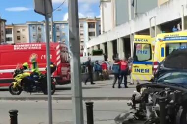 Cinco feridos em colisão no Bairro do Ingote em Coimbra