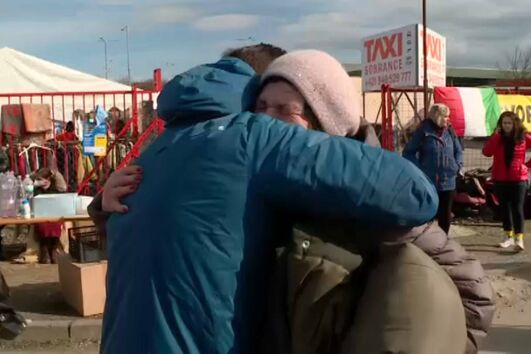 'Laços solidários': Milhares de voluntários ajudam quem fugiu da guerra na Ucrânia apenas com a roupa no corpo