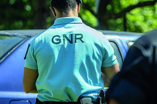 Motociclista morre em colisão com carro em Braga