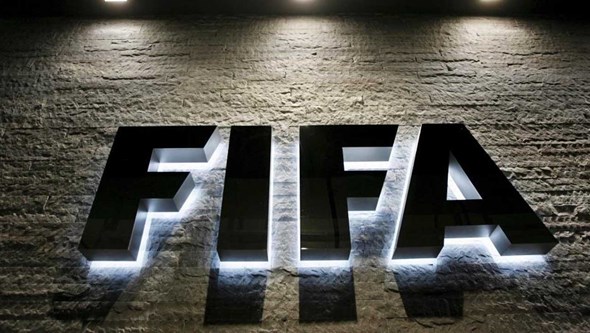 FIFA alarga rescisões de contratos de futebolistas e treinadores temporárias até junho de 2023