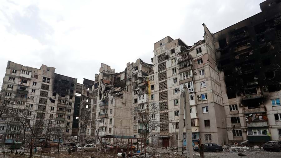 Apartamento destruído após ataques em Mariupol, na Ucrânia