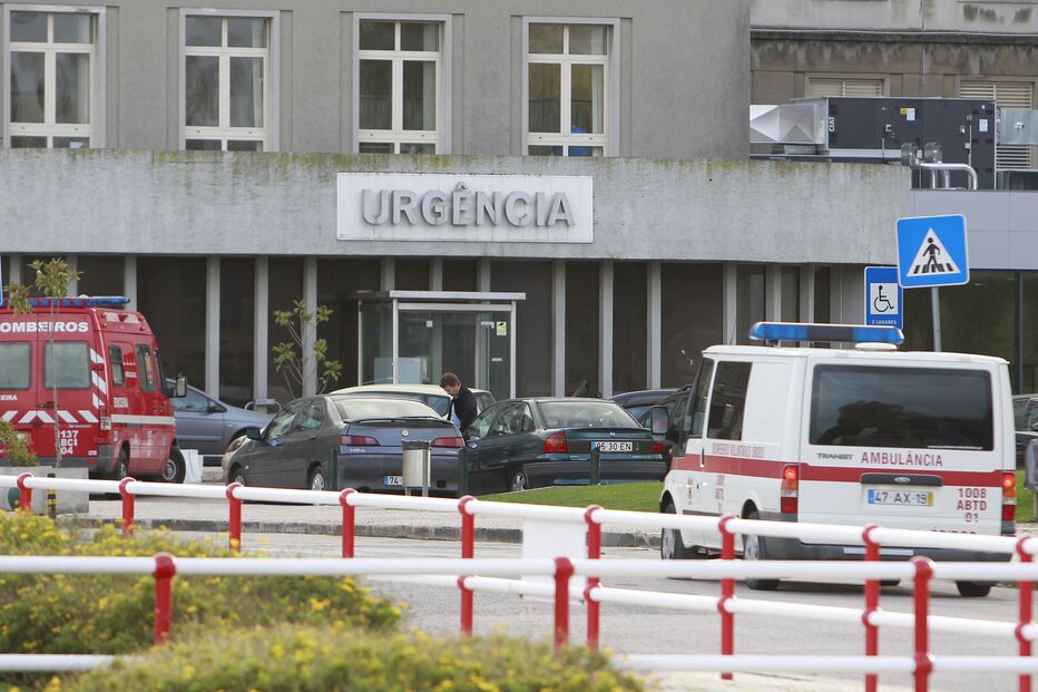 Vítima foi levada num carro particular para o Hospital de Santa Maria, em Lisboa, e só aí revelou ter sido alvejado na rua