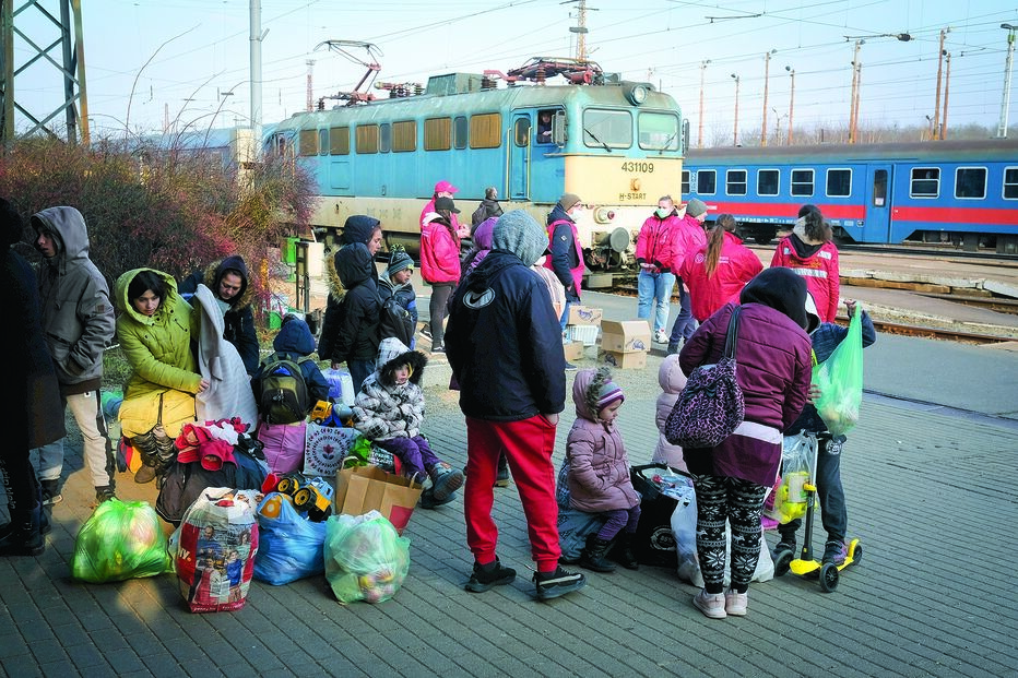 Jornalistas que acompanham a invasão à Ucrânia veem a sua atividade profissional limitada na Rússia 