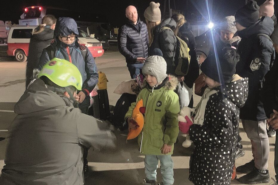 Paulo tenta ‘roubar’ um sorriso aos mais novos que chegam muito assustados