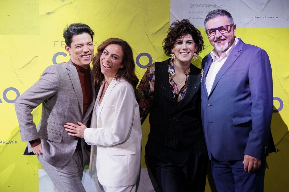 Os apresentadores do Festival da Canção
