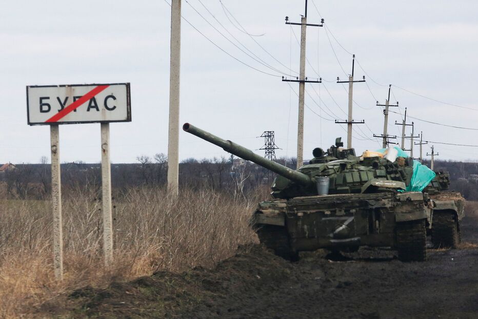 Tanque com um Z pintado na região separatista de Donetsk