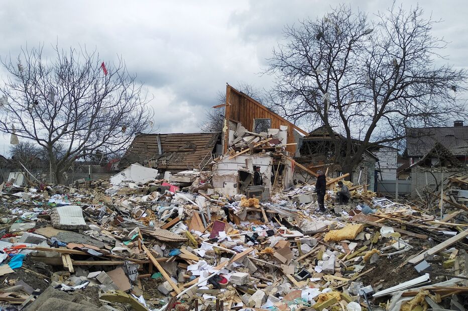 Casas destruídas em Marhalivka, na região de Kiev, na Ucrânia