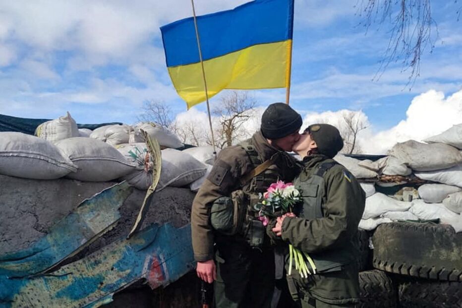Oleksandr e Olena pertencem à Guarda Nacional ucraniana e casaram-se num checkpoint