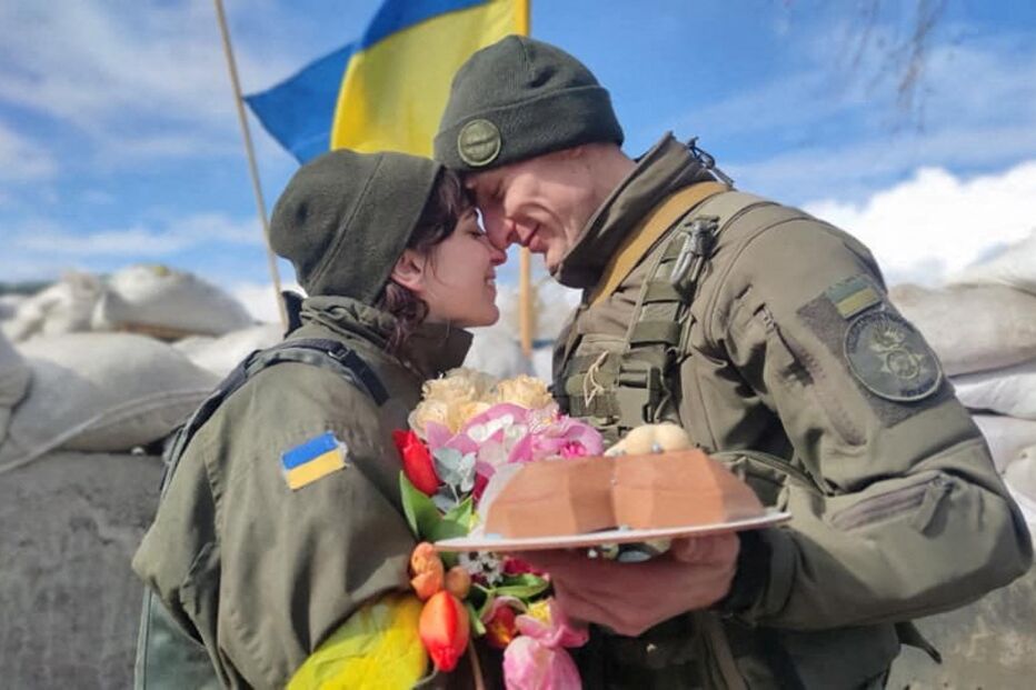 Oleksandr e Olena pertencem à Guarda Nacional ucraniana e casaram-se num checkpoint