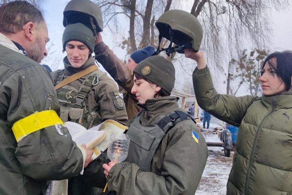 Oleksandr e Olena pertencem à Guarda Nacional ucraniana e casaram-se num checkpoint