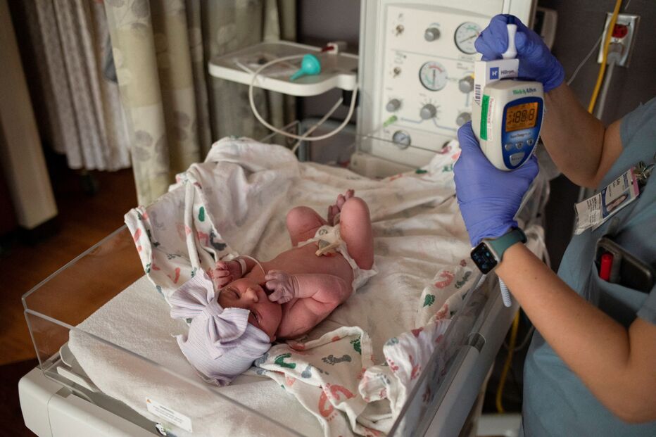 Bebé na maternidade