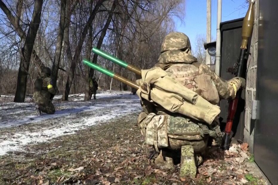 Vídeo mostra tropas ucranianas a combater forças russas em vila próxima de Kiev