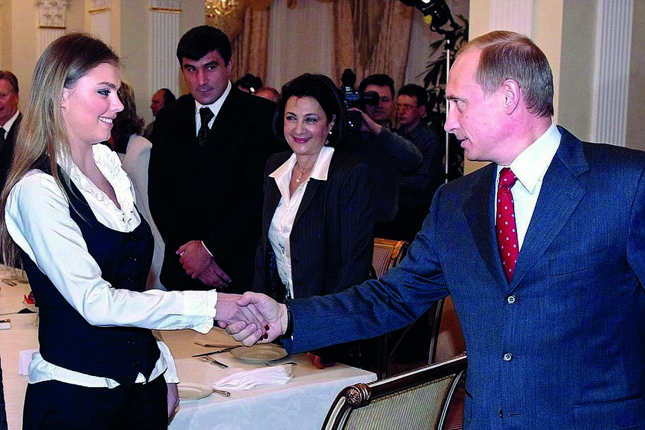 Putin, atualmente com  69 anos, apaixonou-se pela ex-atleta olímpica Alina Kabaeva em 2000 