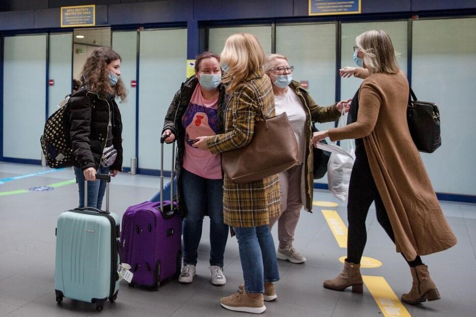 Primeira família de refugiados ucranianos chegou a São Miguel