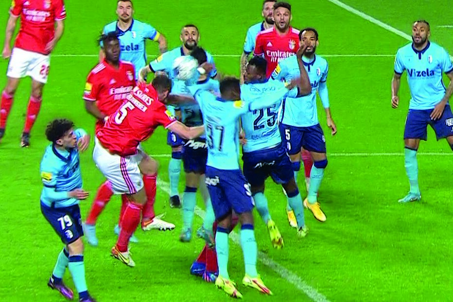 Ofori desvia a bola com o braço, impedindo Vertonghen de cabecear. O lance ocorreu aos 73 minutos, quando o Vizela vencia por 1-0 