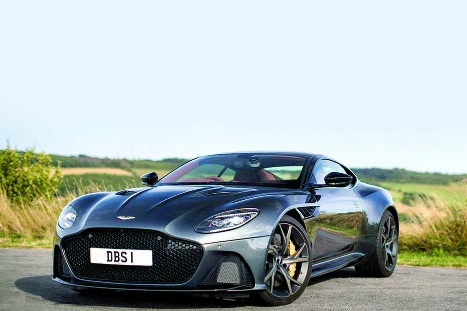 Aston Martin DBS Superleggera  atinge os 340 km/h