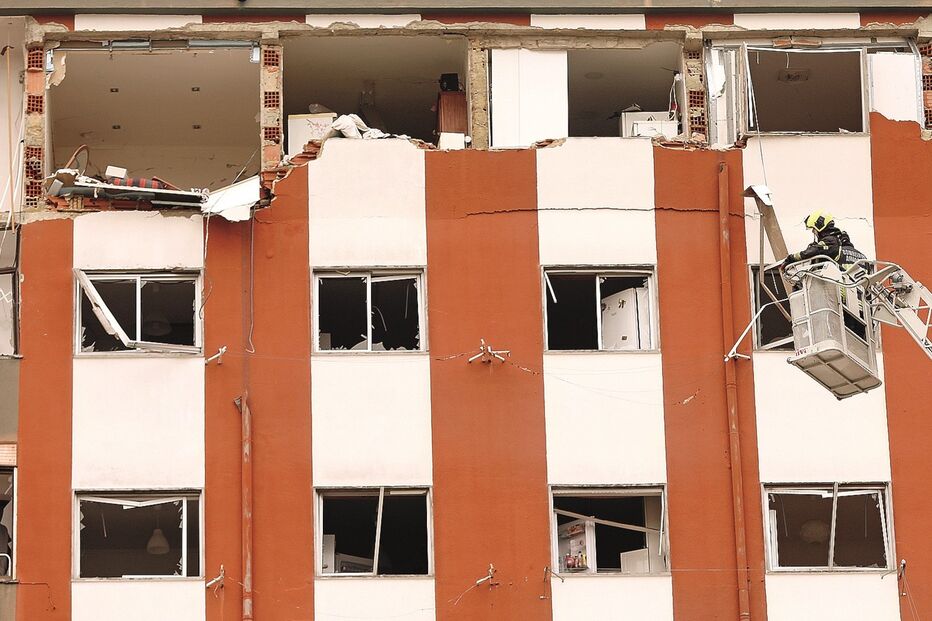 prédio, explosão, amadora, fuga de gás