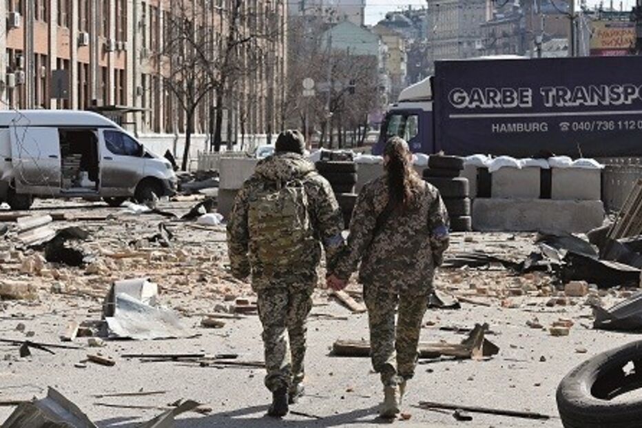 ucrânia, guerra, conflito, invasão russa, tropas, militares, refugiados, fuga, destruição