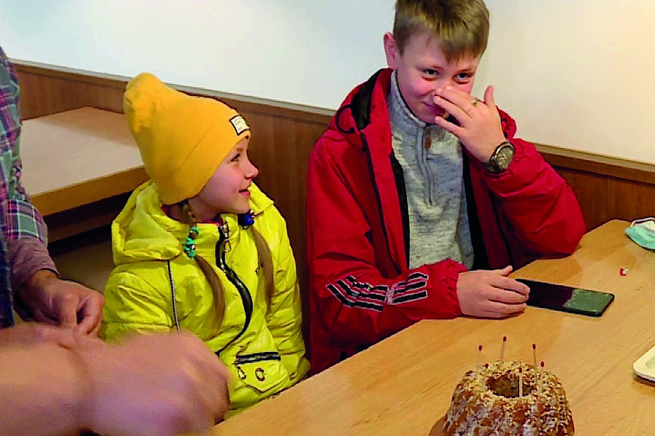 Maxime, menino ucraniano, missão, fugir da guerra, aniversário, surpresa