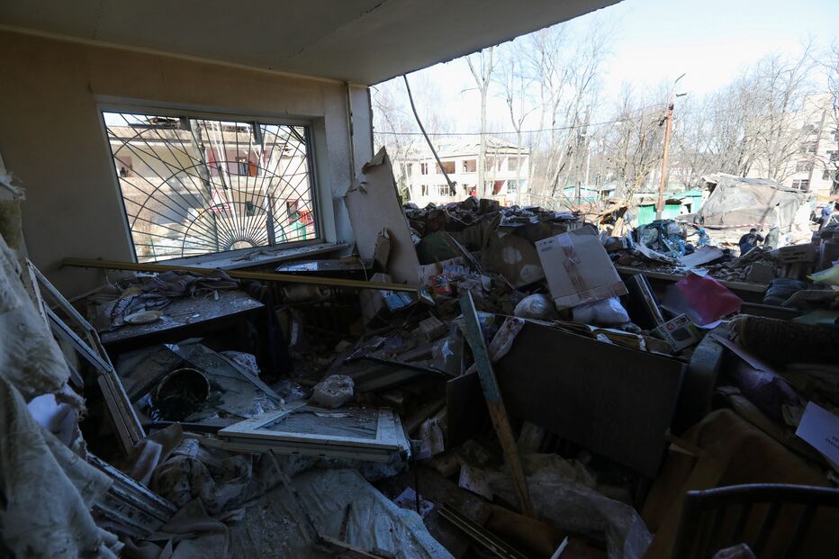Destruição em Kiev após ataques