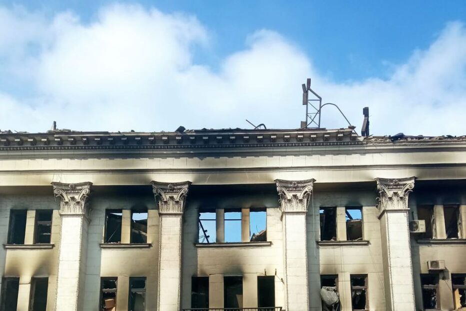 teatro de Mariupol , bombardeamento, guerra