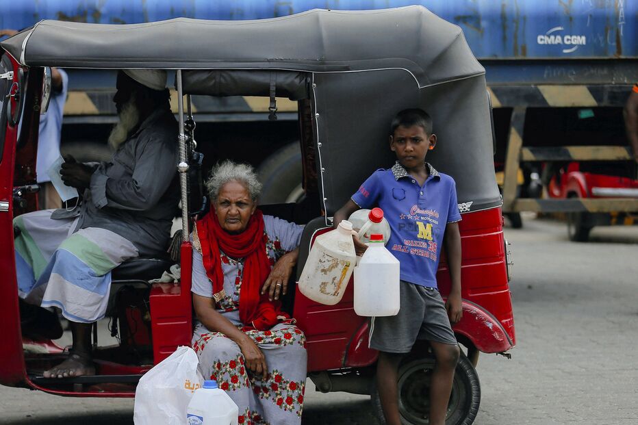 Sri Lanka, combustível, fila