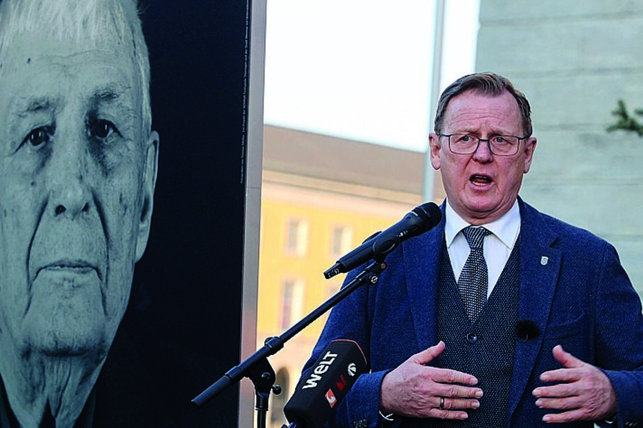 Emoção. Bodo Ramelow, primeiro-ministro da Turíngia, alemanha, durante uma homenagem a Boris Romantschenko, que sobreviveu aos campos nazis e morreu em Kharkiv. 