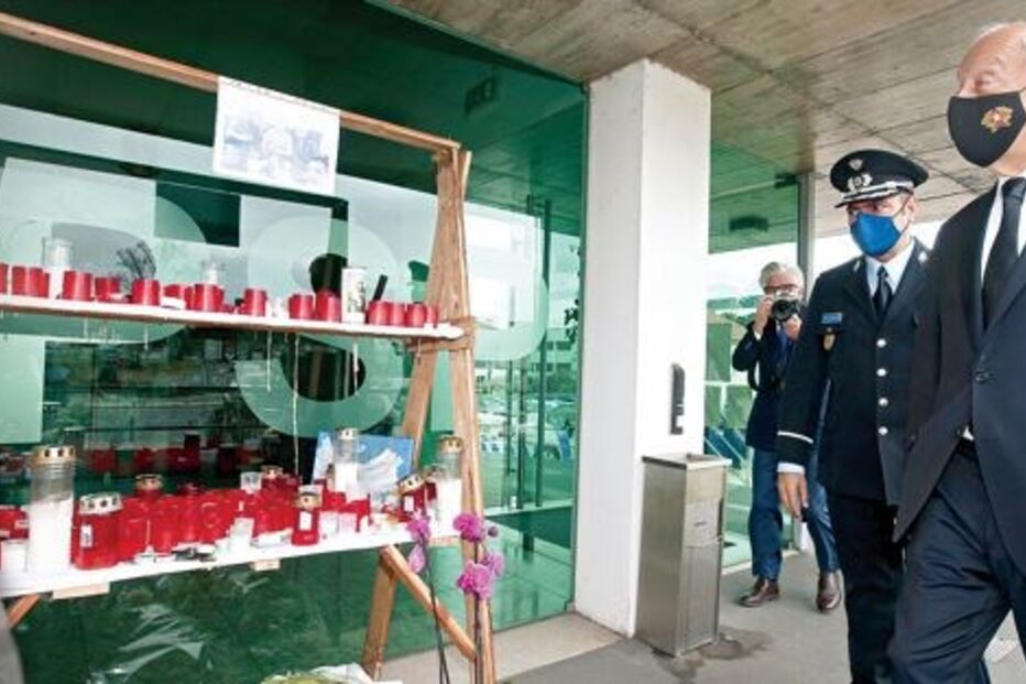 Marcelo Rebelo de Sousa visitou memorial na Esquadra de Alfragide, na Amadora 