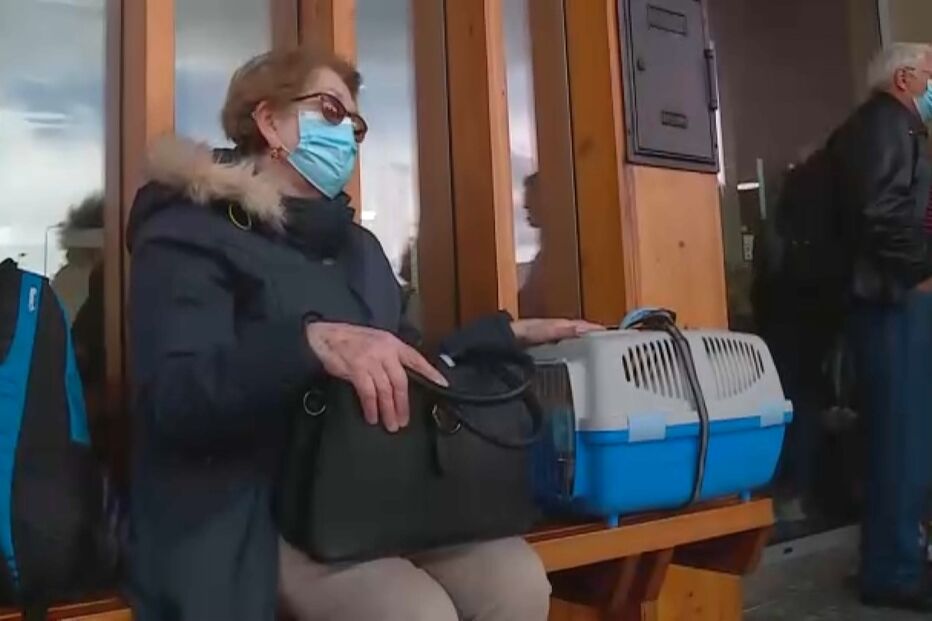 Risco de erupção nos Açores leva fuga da ilha de São Jorge