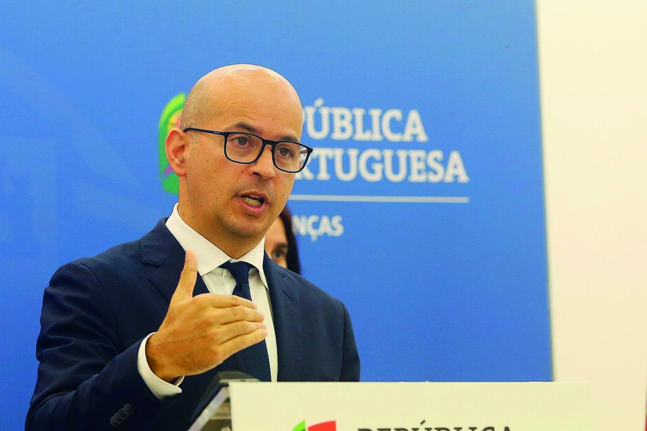 Défice, refugiados, Ucrânia, João Leão