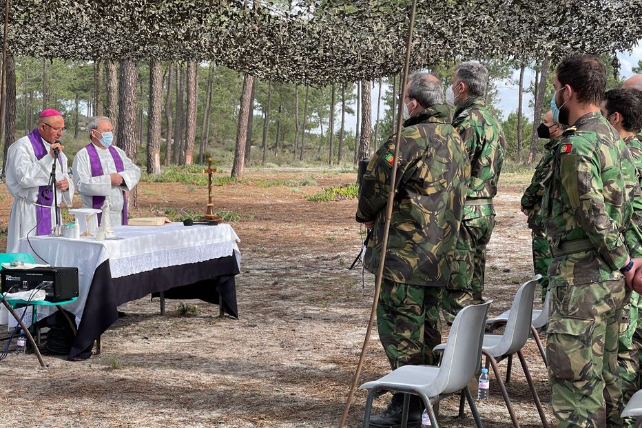 Gouveia e Melo reintegra capelão após polémica