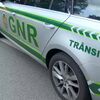<![CDATA[ Camião que transportava cerveja tomba na Trofa. Motorista ficou ferido ]]>