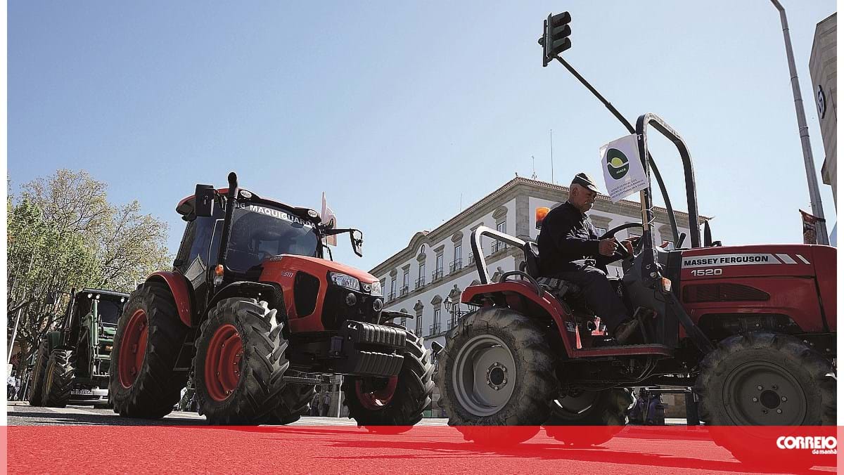 Protesto dos agricultores espanhóis obriga a desviar trânsito na fronteira de Vilar Formoso