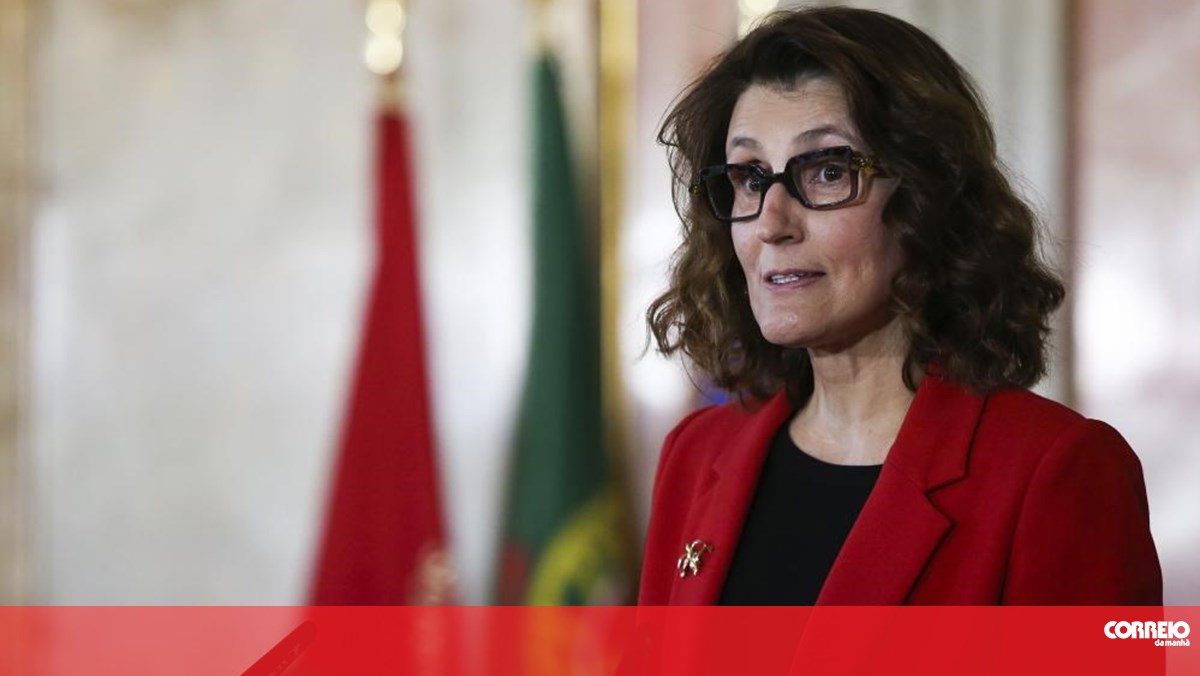 Ministra da Justiça diz só poder aguardar pelos "resultados" do Ministério Público no caso das gémeas