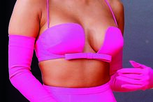 Saweetie optou por look total rosa