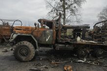 Paisagem mais comum em Borodyanka é agora de destruição: montes de entulho e negrume é o que sobra da cidade
